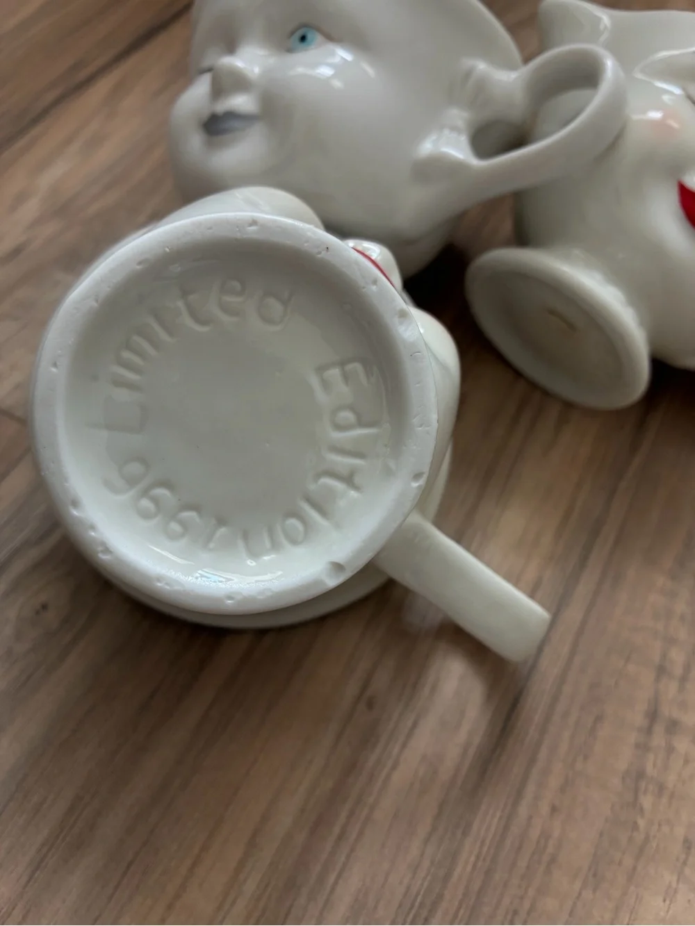 Baileys White Wink Face Teacup and Creamer Set 8 boy or girl